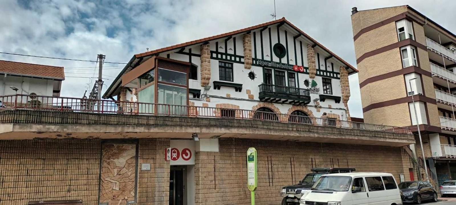 ウガオ＝ミラバリェスPiso Rio Nervion 15 Minutos Bilbaoアパートメント エクステリア 写真